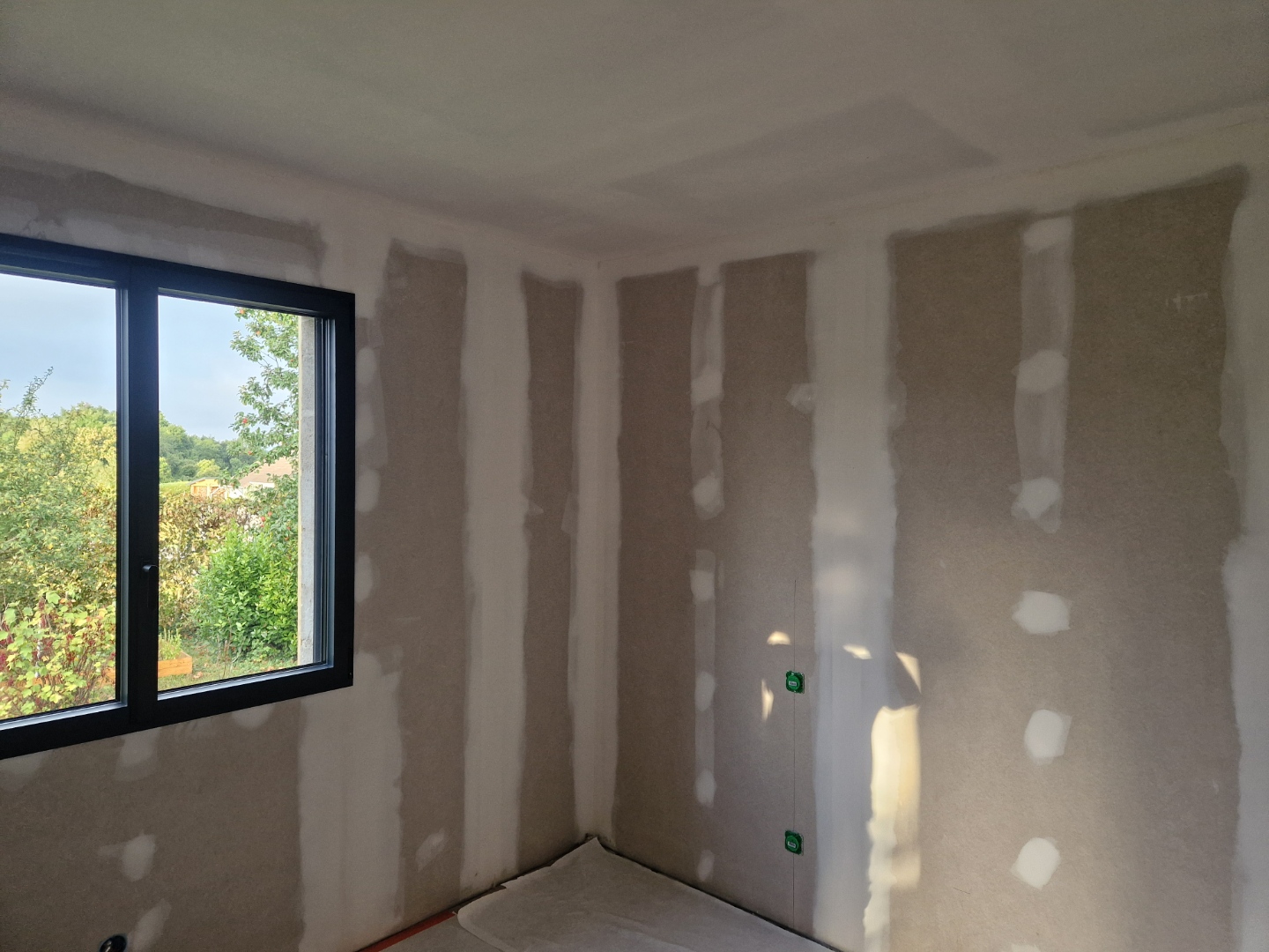 Preparation murs chambre — GCTF Peinture